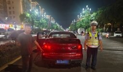宜宾王某兴“飙车炸街”被逮了！