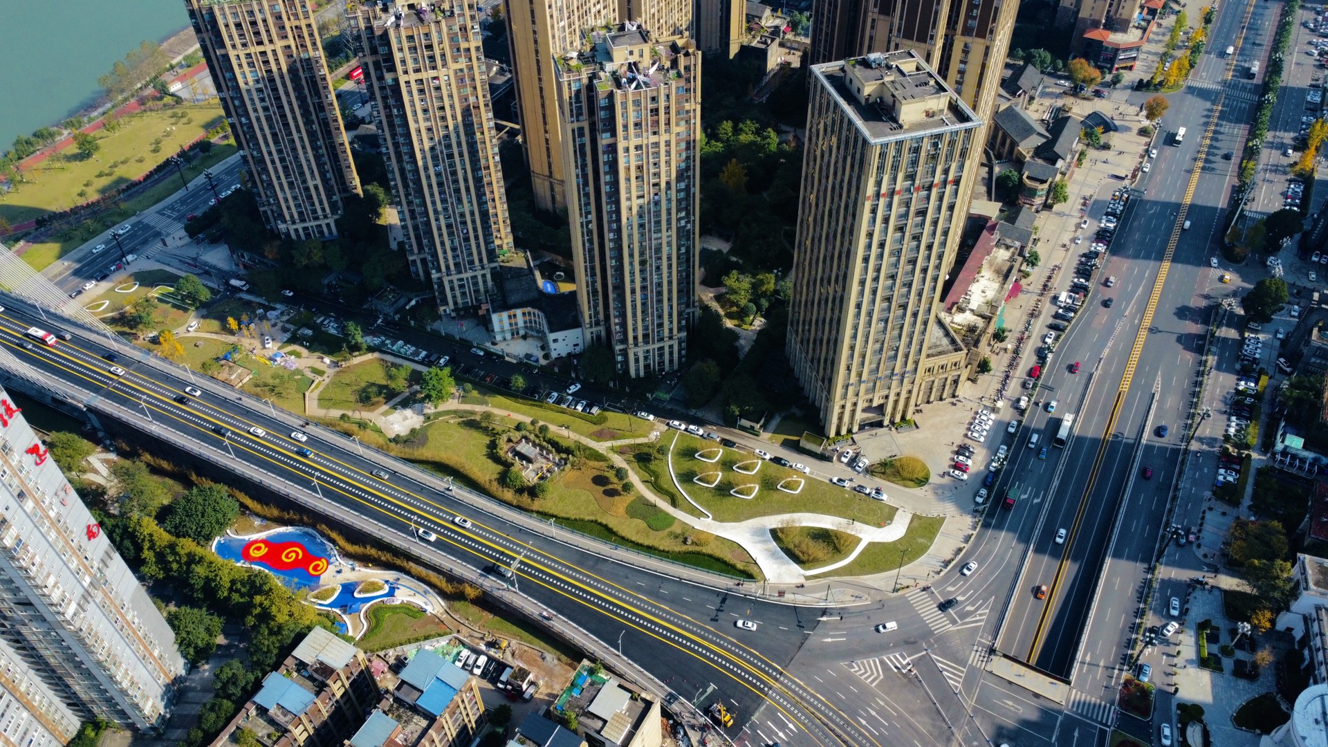 【更新视频】今天中午航拍的一组宜宾城市美景!新鲜出炉!