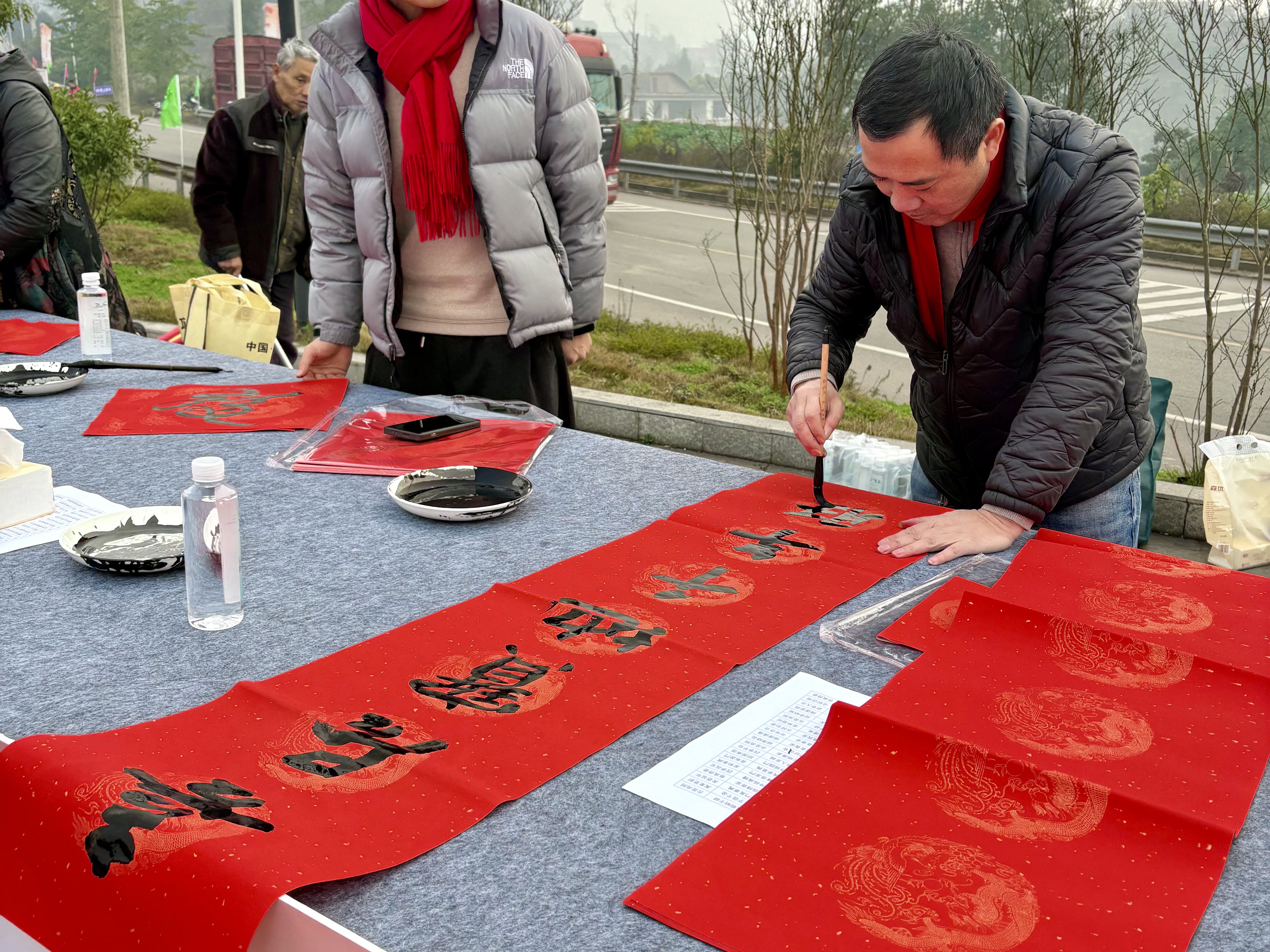 宜宾市“三下乡”活动盛大启幕，寒冬腊月送温暖！