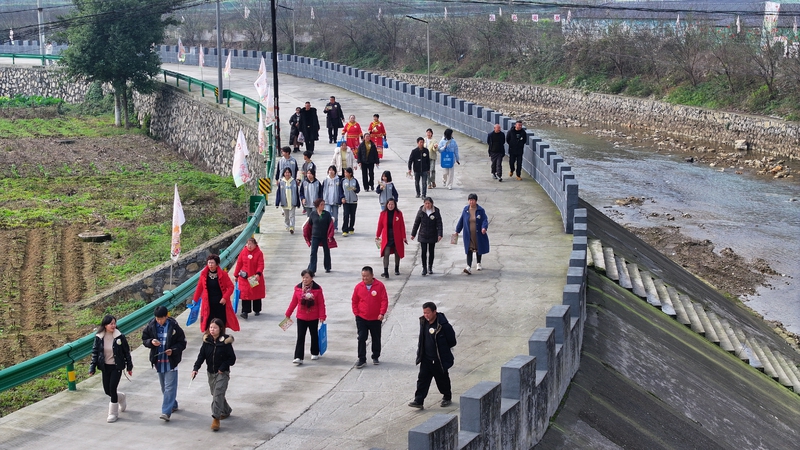 乡村徒步迎新春 地道年味“足”下生